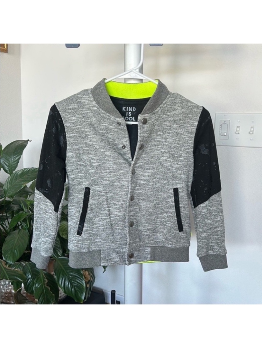 Target Boys/Kids Knit Bomber sweatshirt jacket Sz S Gray Black Snap